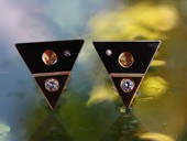 397 _ EARRINGS | Low Jump, stainless steel, gold, diamonds, Active Art
