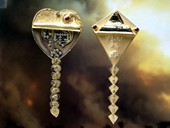 100 |  Brooches, Feeling Diamonds, Gold, Silver, Diamonds, Ruby, Braill Art, Pair 1995