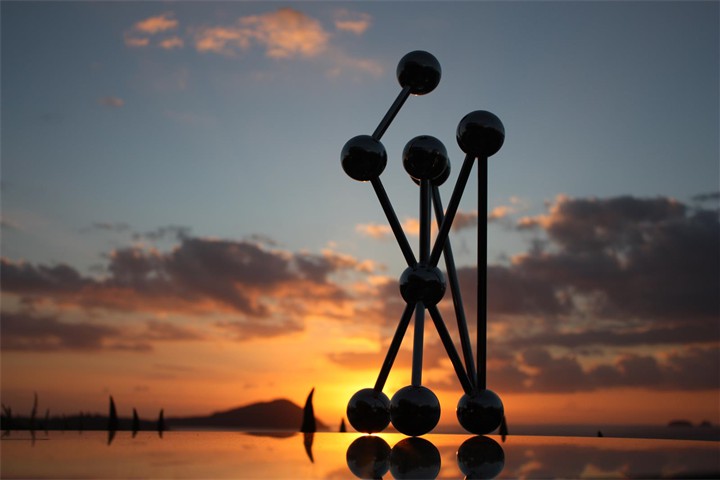 The Sky Sculpture PAX by Hans-Leo Peters