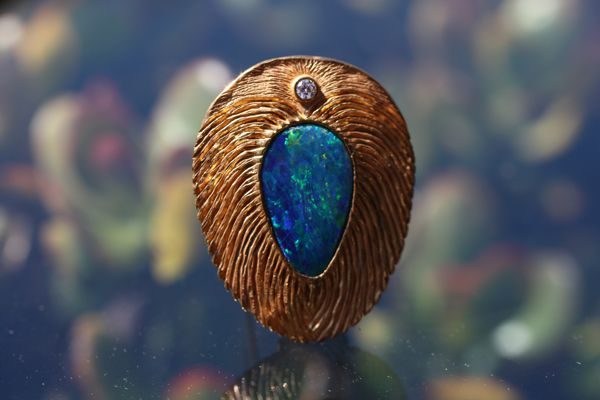 Brooch Avatar 2011, gold,opal diamond