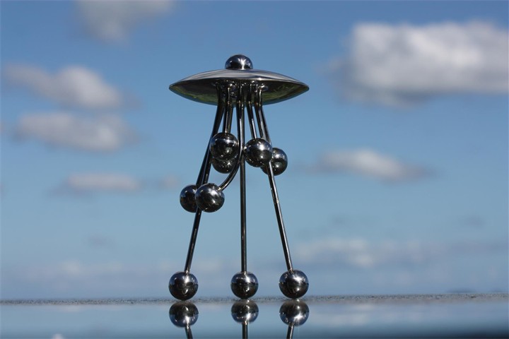Sky Sculpture UFO by Hans-Leo Peters